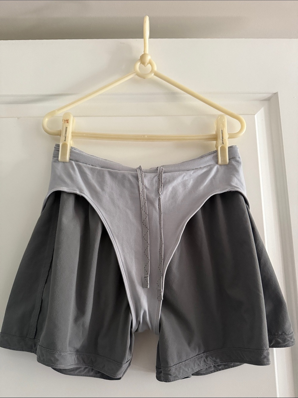 New Balance Women's Dark Gray Running Athletic Shorts - Picture 4 of 4